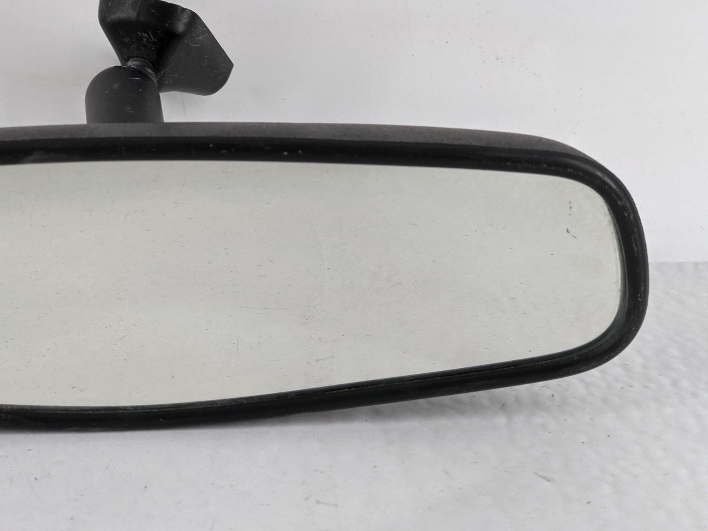2020-2022 Chevrolet Traverse Interior Rear View Mirror Replacement OEM P/N:E11026150 Fits Fits 2020 2021 2022 OEM Used Auto 