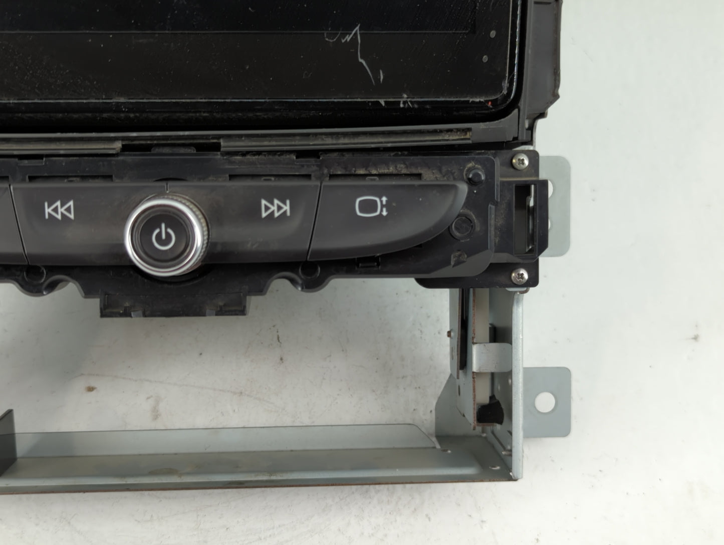 2018-2021 Chevrolet Traverse Radio AM FM Cd Player Receiver Replacement P/N:74654678 Fits Fits 2018 2019 2020 2021 OEM Used 
