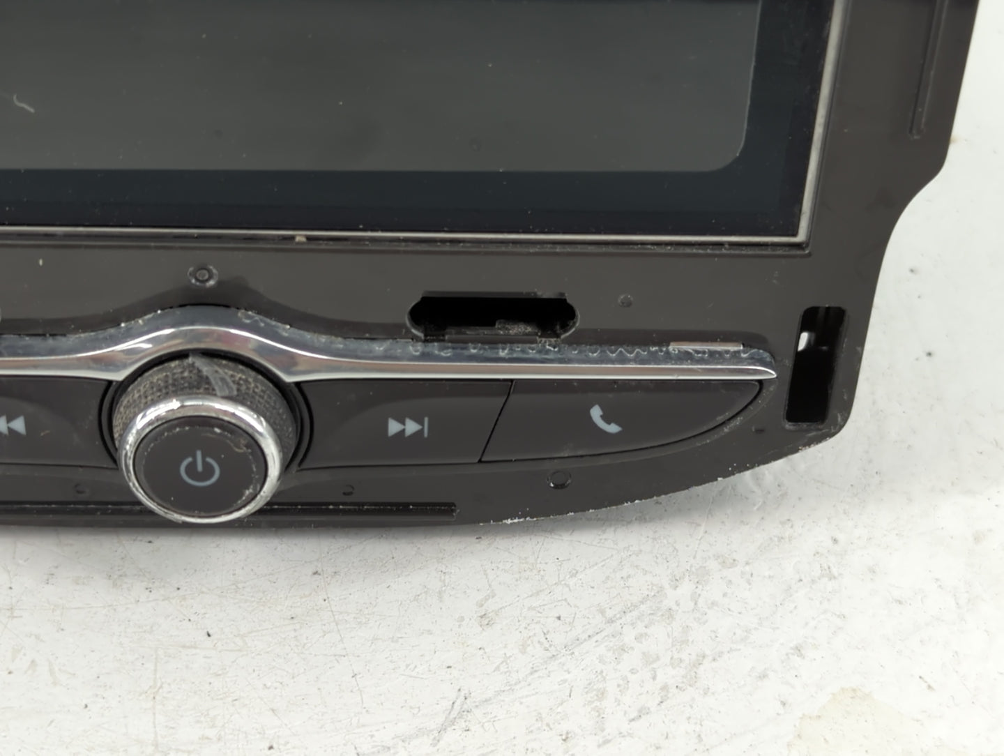 2021-2022 Chevrolet Traverse Radio AM FM Cd Player Receiver Replacement P/N:84774521 Fits Fits 2021 2022 OEM Used Auto Parts