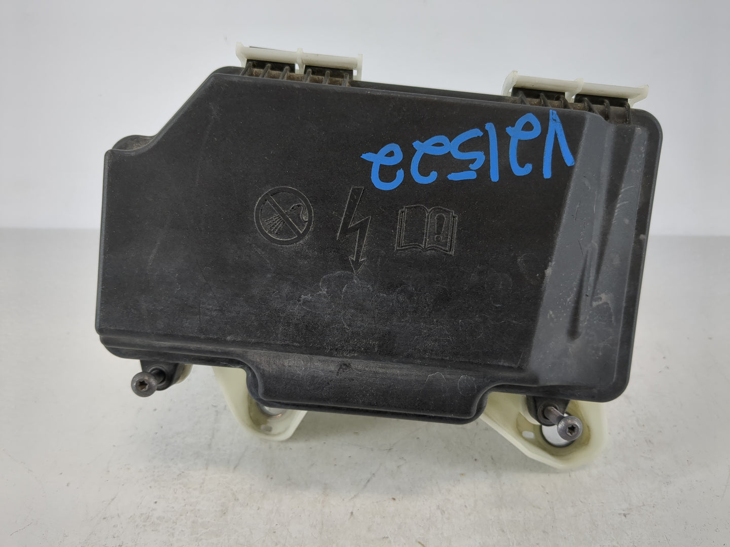 2020-2022 Chevrolet Traverse Fusebox Fuse Box Panel Relay Module P/N:A 205 540 00 82 Fits Fits 2019 2020 2021 2022 OEM Used 