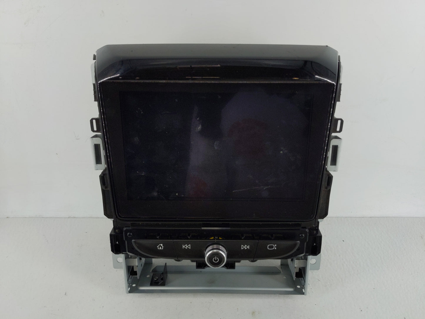 2020 Chevrolet Traverse Radio AM FM Cd Player Receiver Replacement P/N:84654678 Fits OEM Used Auto Parts - Oemusedautoparts1