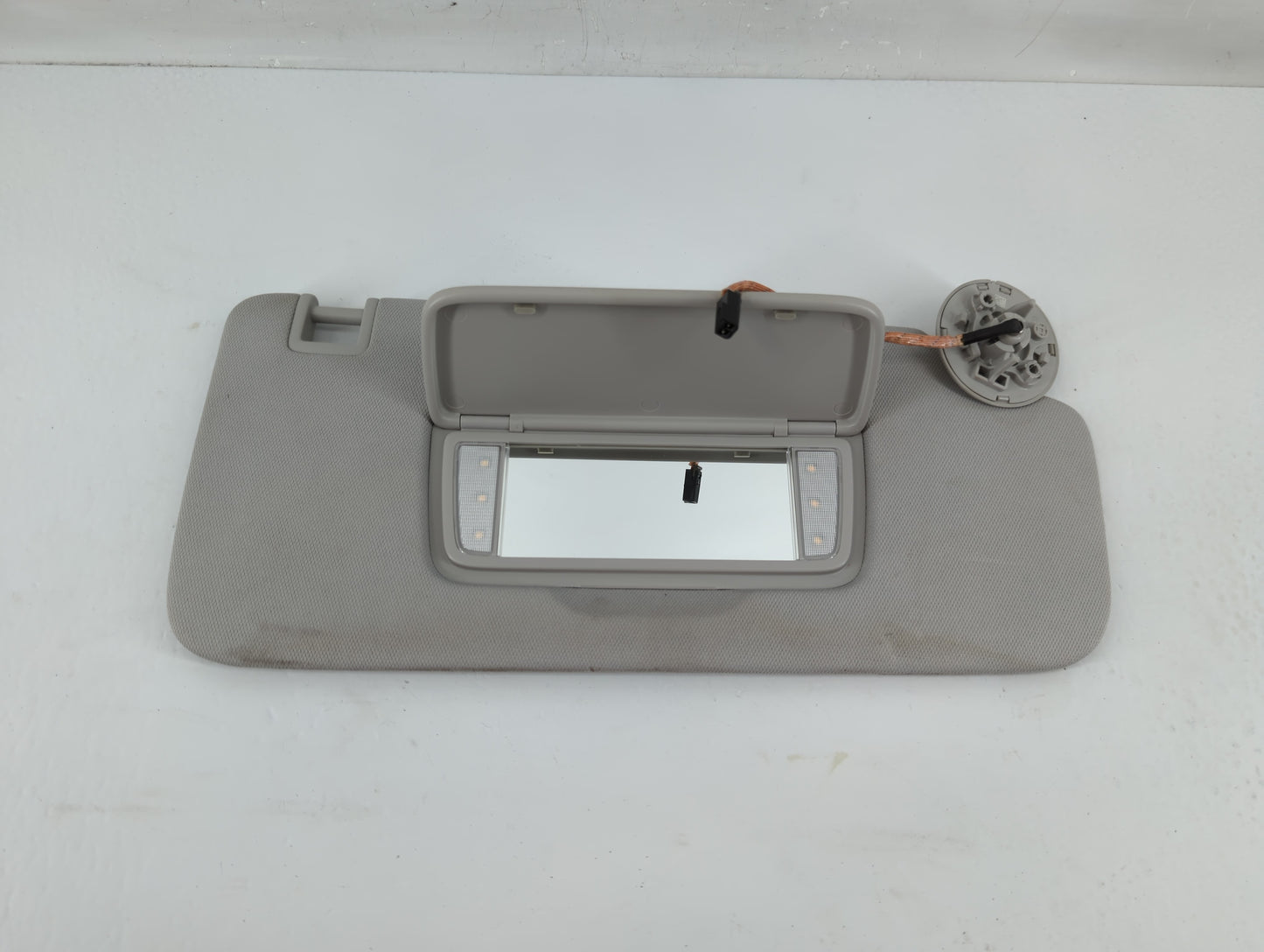 2018-2022 Chevrolet Traverse Sun Visor Shade Replacement Passenger Right Mirror Fits Fits 2018 2019 2020 2021 2022 OEM Used 
