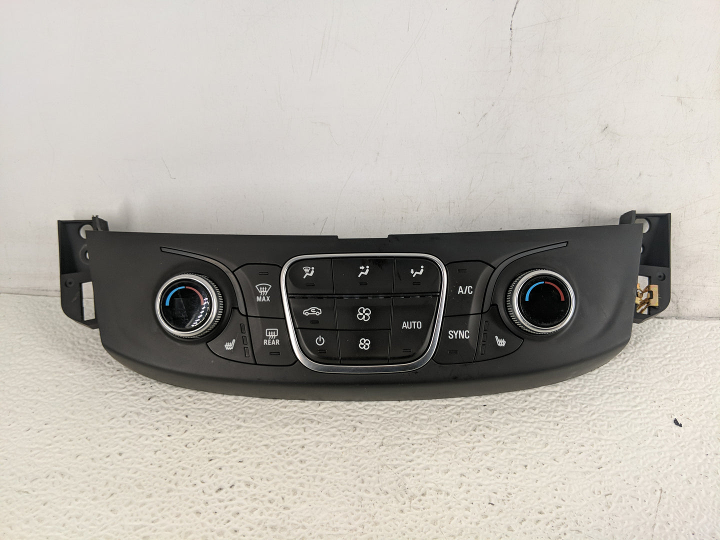 2018-2022 Chevrolet Traverse Climate Control Module Temperature AC/Heater Replacement P/N:QFGM623A Fits OEM Used Auto Parts 