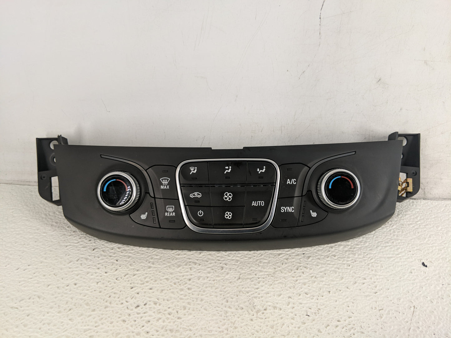 2018-2022 Chevrolet Traverse Climate Control Module Temperature AC/Heater Replacement P/N:QFGM623A Fits OEM Used Auto Parts 