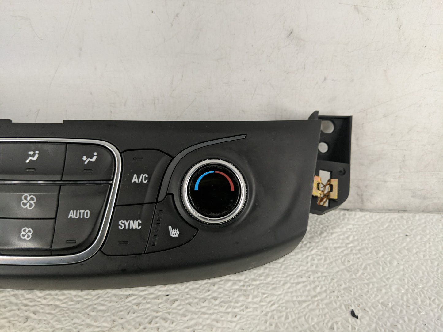 2018-2022 Chevrolet Traverse Climate Control Module Temperature AC/Heater Replacement P/N:QFGM623A Fits OEM Used Auto Parts 