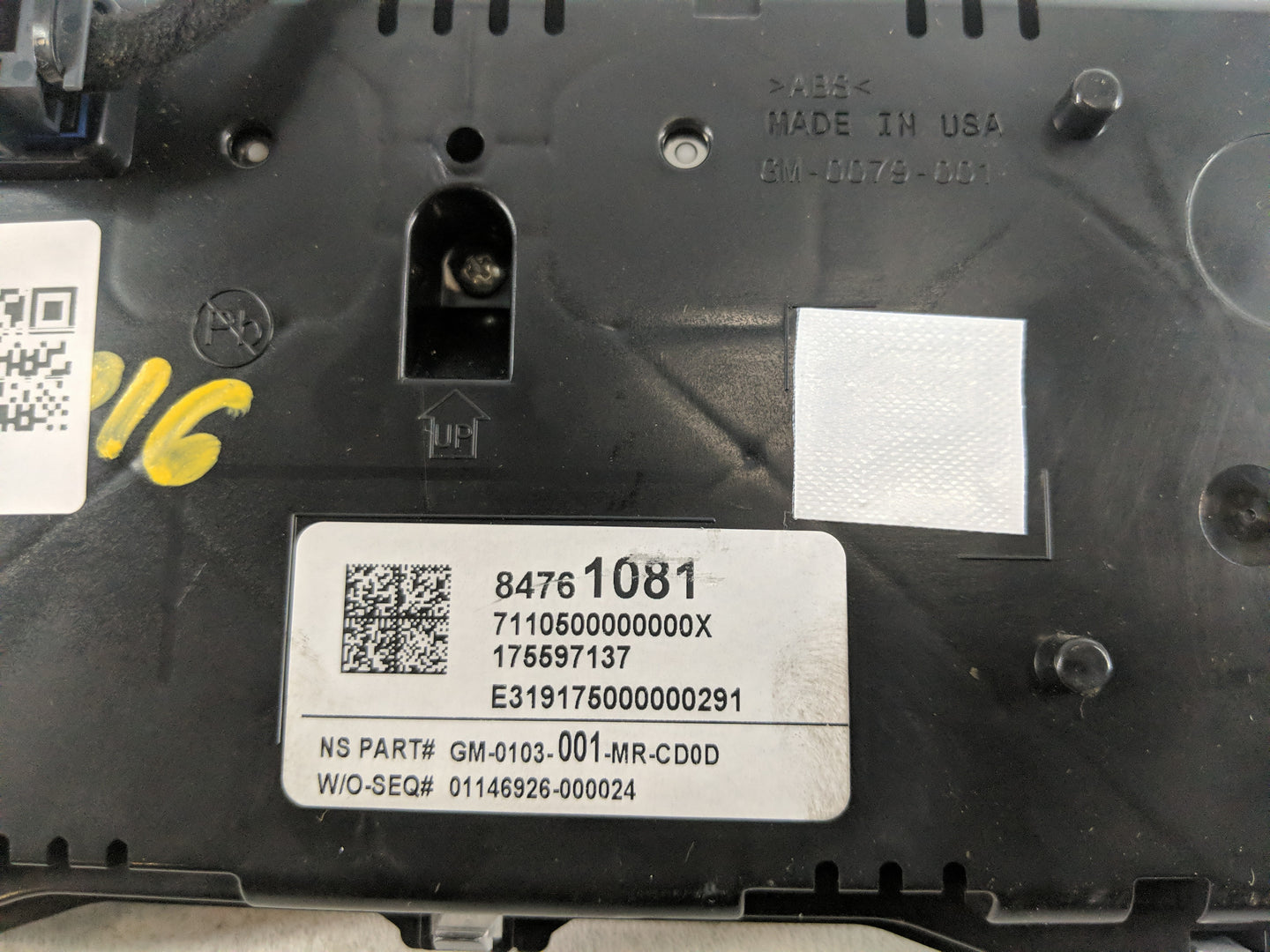 2020-2022 Chevrolet Traverse Instrument Cluster Speedometer Gauges P/N:84761081 Fits Fits 2020 2021 2022 OEM Used Auto Parts