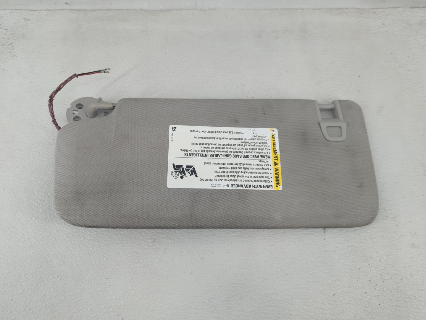 2018-2022 Chevrolet Traverse Sun Visor Shade Replacement Passenger Right Mirror Fits Fits 2018 2019 2020 2021 2022 OEM Used 