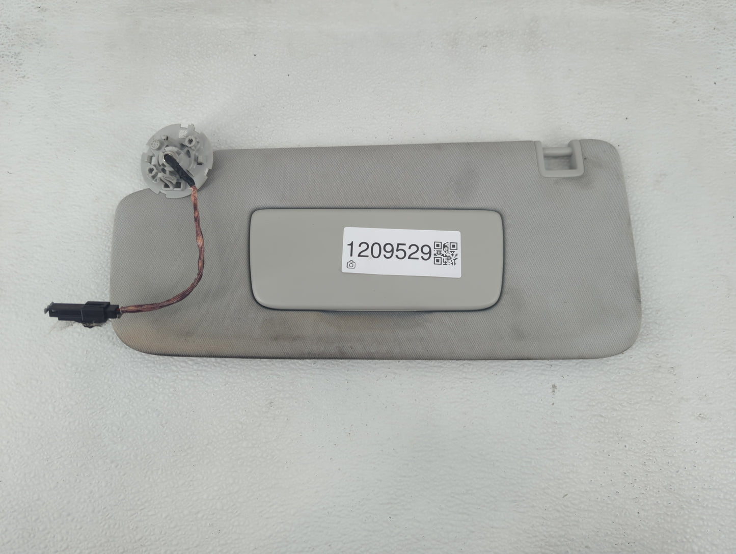 2018-2022 Chevrolet Traverse Sun Visor Shade Replacement Driver Left Mirror Fits Fits 2018 2019 2020 2021 2022 OEM Used Auto