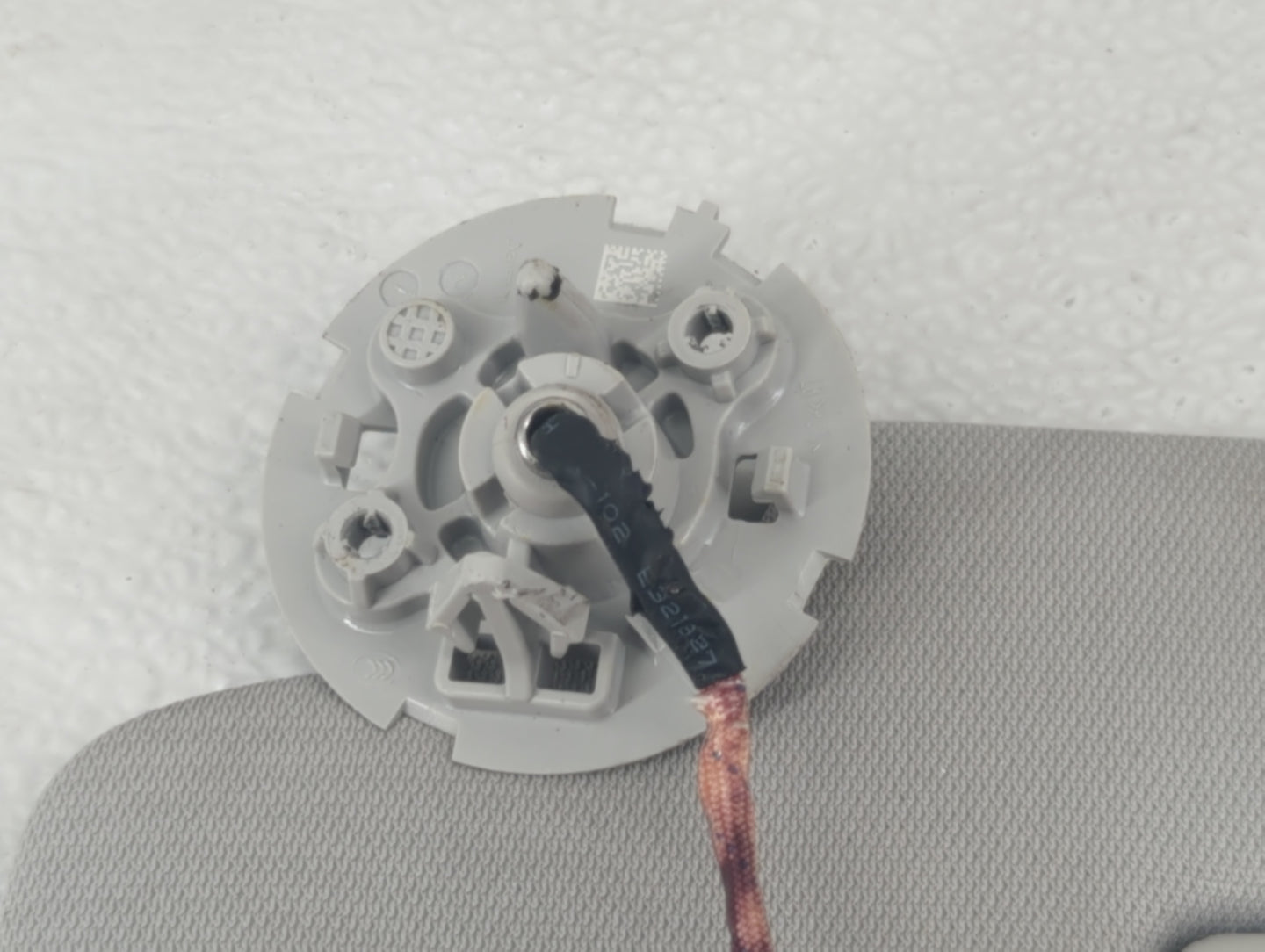 2018-2022 Chevrolet Traverse Sun Visor Shade Replacement Driver Left Mirror Fits Fits 2018 2019 2020 2021 2022 OEM Used Auto