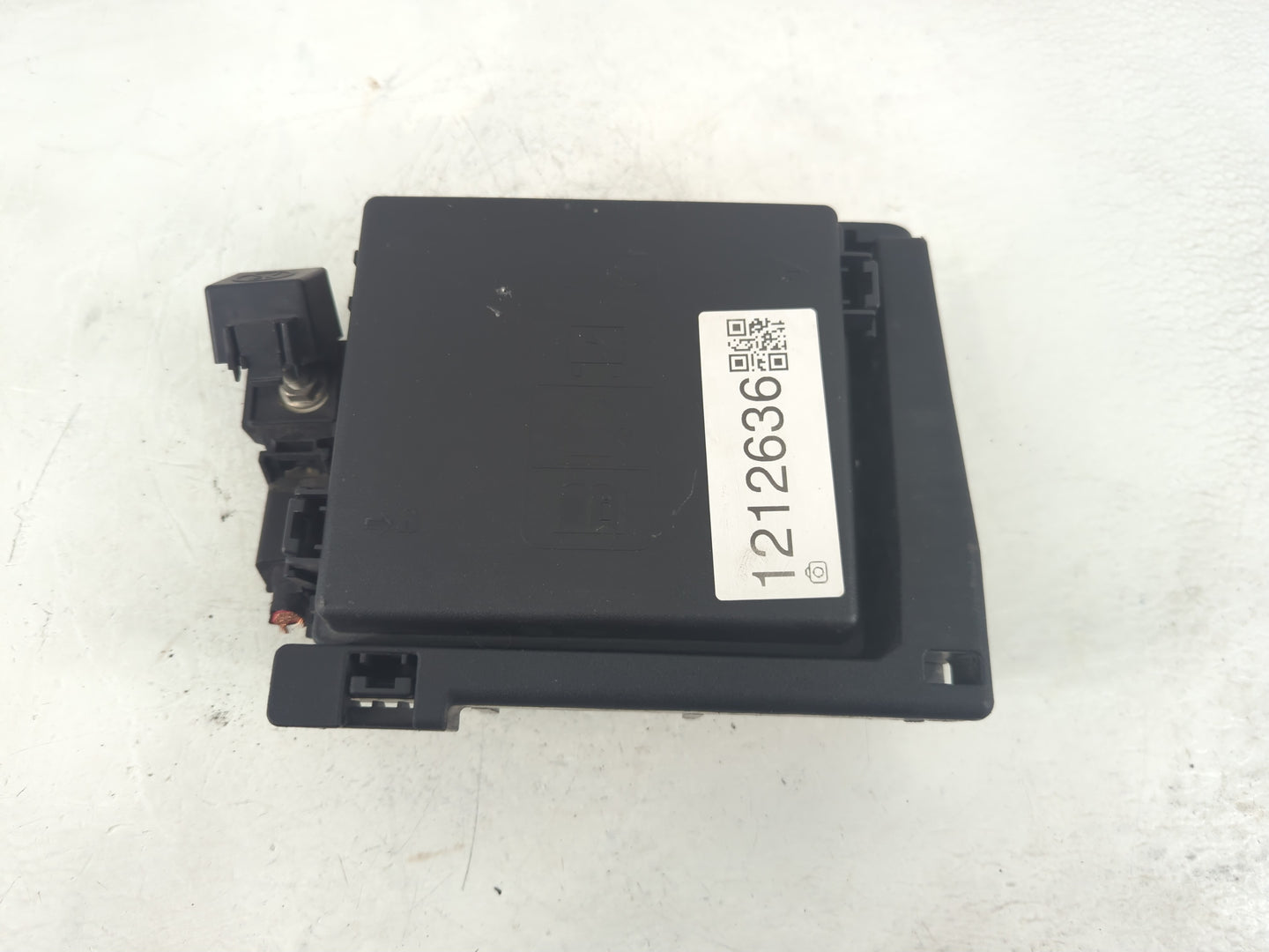 2020-2022 Chevrolet Traverse Fusebox Fuse Box Panel Relay Module P/N:7171-4521-30 Fits Fits 2019 2020 2021 2022 OEM Used Aut
