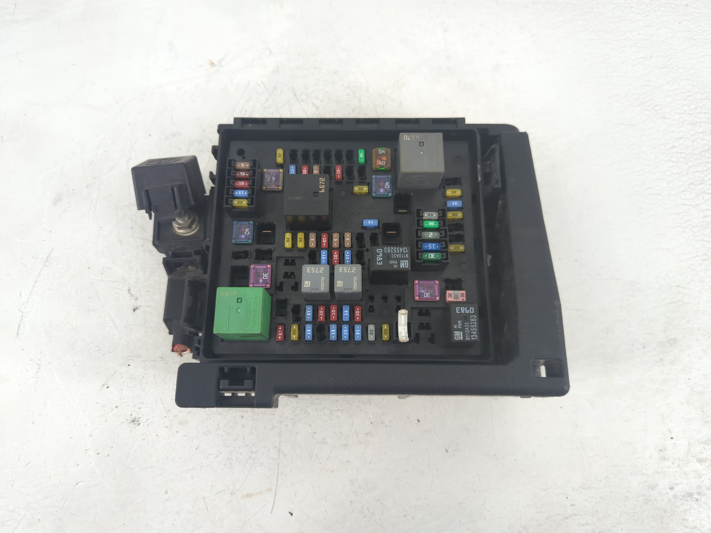 2020-2022 Chevrolet Traverse Fusebox Fuse Box Panel Relay Module P/N:7171-4521-30 Fits Fits 2019 2020 2021 2022 OEM Used Aut