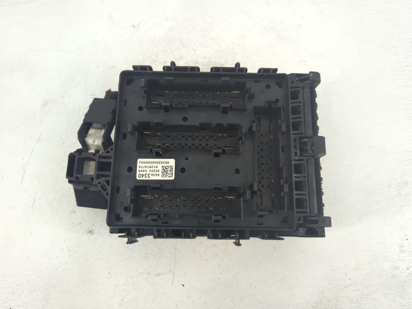 2020-2022 Chevrolet Traverse Fusebox Fuse Box Panel Relay Module P/N:7171-4521-30 Fits Fits 2019 2020 2021 2022 OEM Used Aut