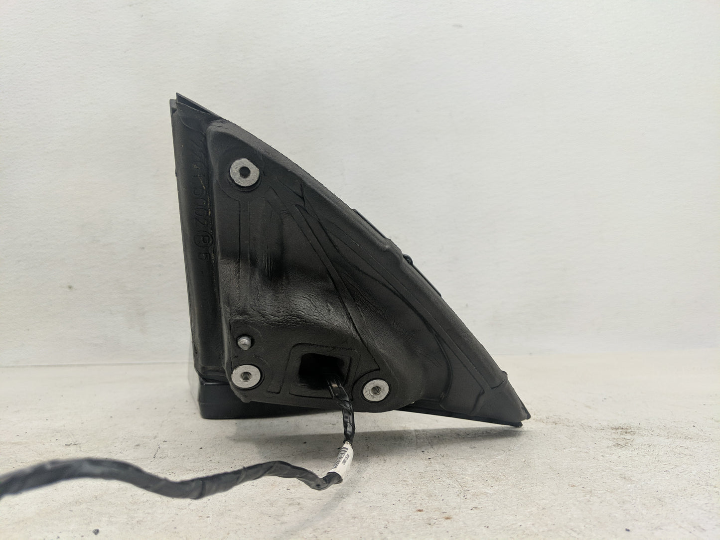 2020 Chevrolet Traverse Side Mirror Replacement Passenger Right View Door Mirror Fits OEM Used Auto Parts - Oemusedautoparts