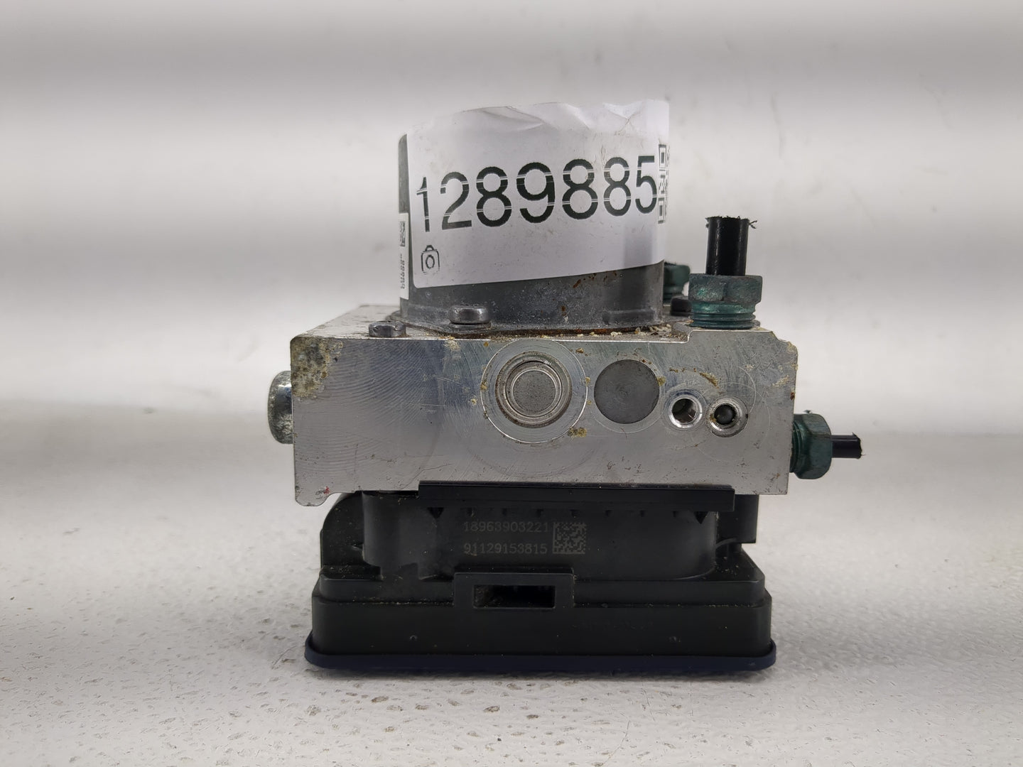 2019-2022 Chevrolet Traverse ABS Pump Control Module Replacement P/N:84738978 Fits Fits 2019 2020 2021 2022 OEM Used Auto Pa