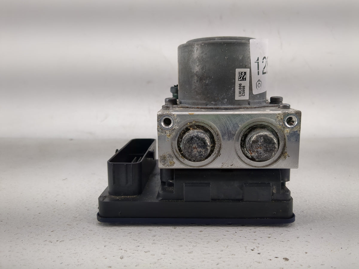 2019-2022 Chevrolet Traverse Anti-Lock Brake ABS Pump Module Actuator OEM P/N:84738978 Fits Fits 2019 2020 2021 2022 OEM Use