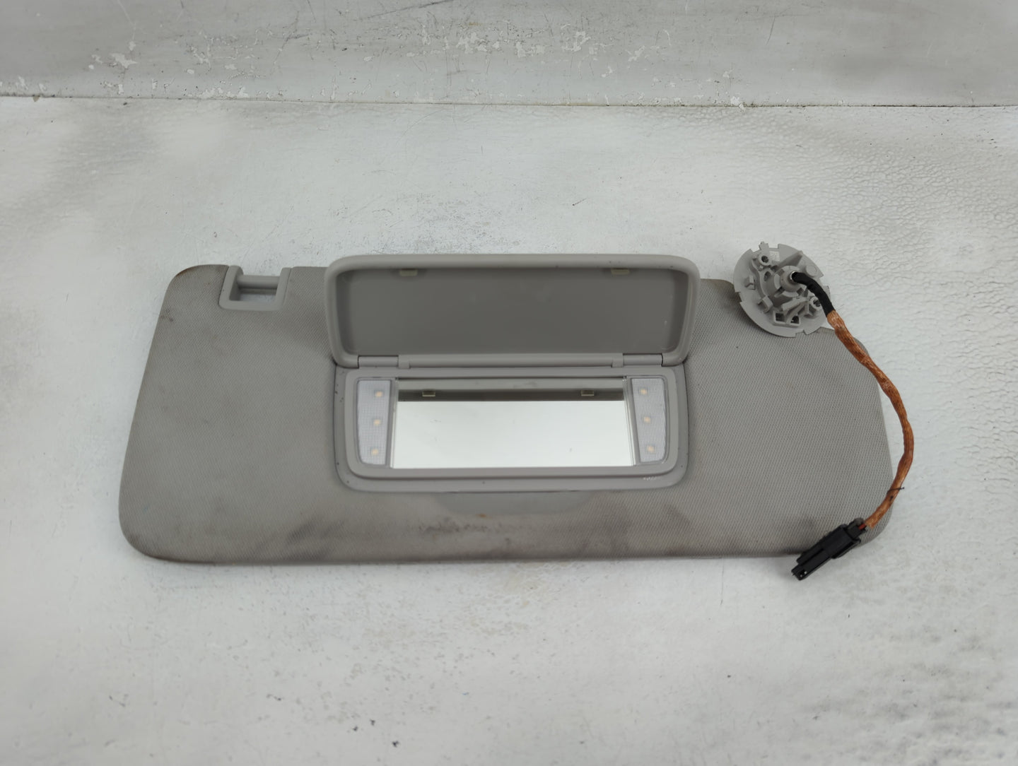 2018-2022 Chevrolet Traverse Sun Visor Shade Replacement Passenger Right Mirror Fits Fits 2018 2019 2020 2021 2022 OEM Used 