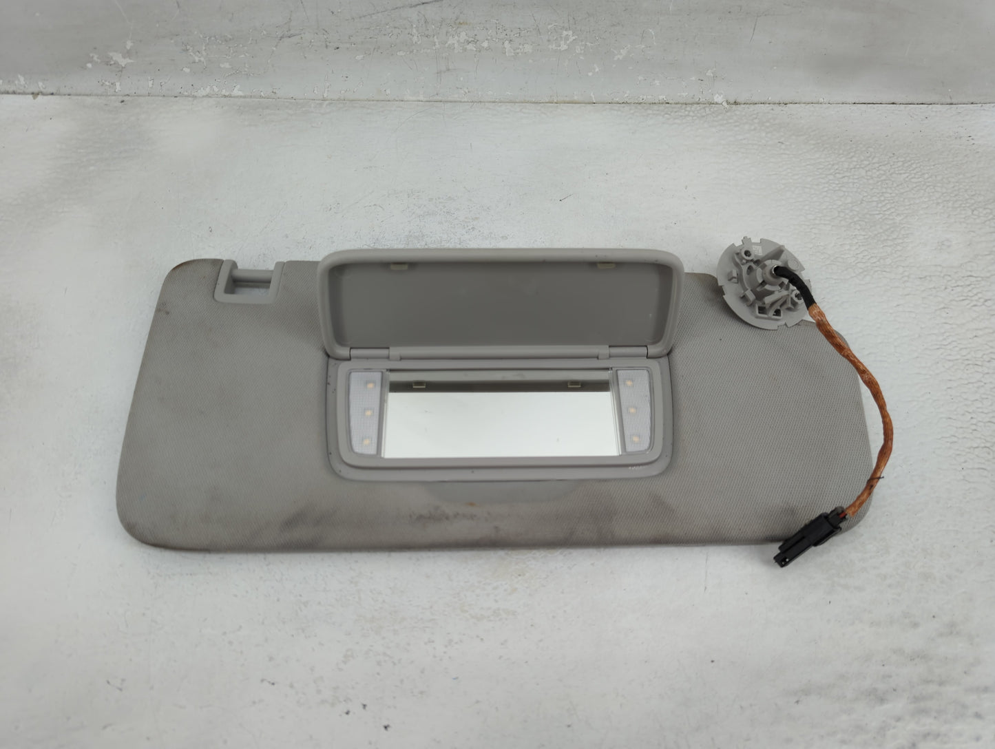 2018-2022 Chevrolet Traverse Sun Visor Shade Replacement Passenger Right Mirror Fits Fits 2018 2019 2020 2021 2022 OEM Used 