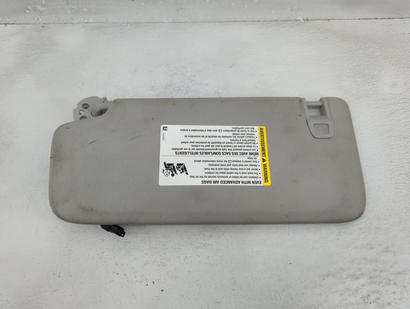 2018-2022 Chevrolet Traverse Sun Visor Shade Replacement Passenger Right Mirror Fits Fits 2018 2019 2020 2021 2022 OEM Used 