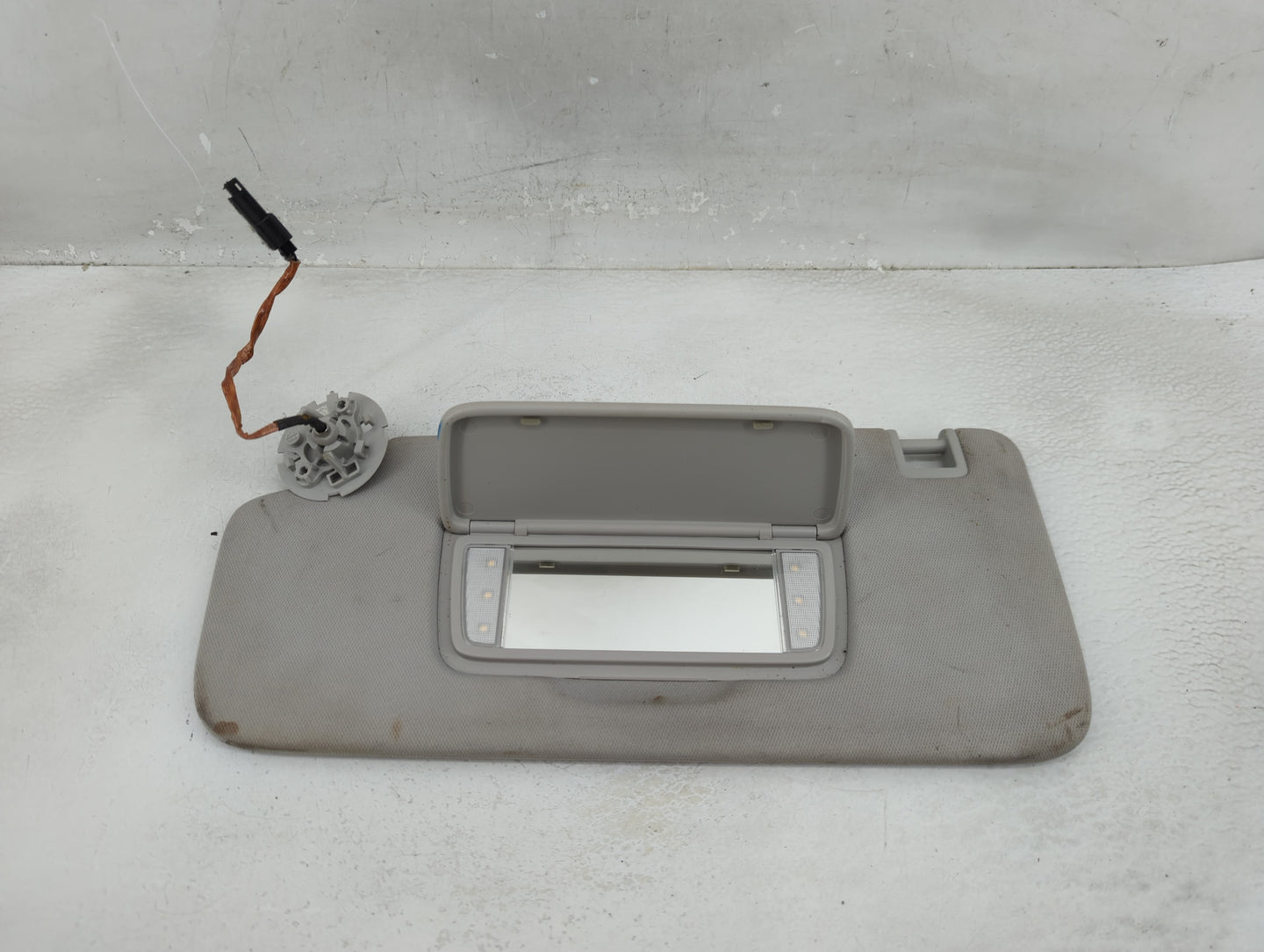 2018-2022 Chevrolet Traverse Sun Visor Shade Replacement Driver Left Mirror Fits Fits 2018 2019 2020 2021 2022 OEM Used Auto