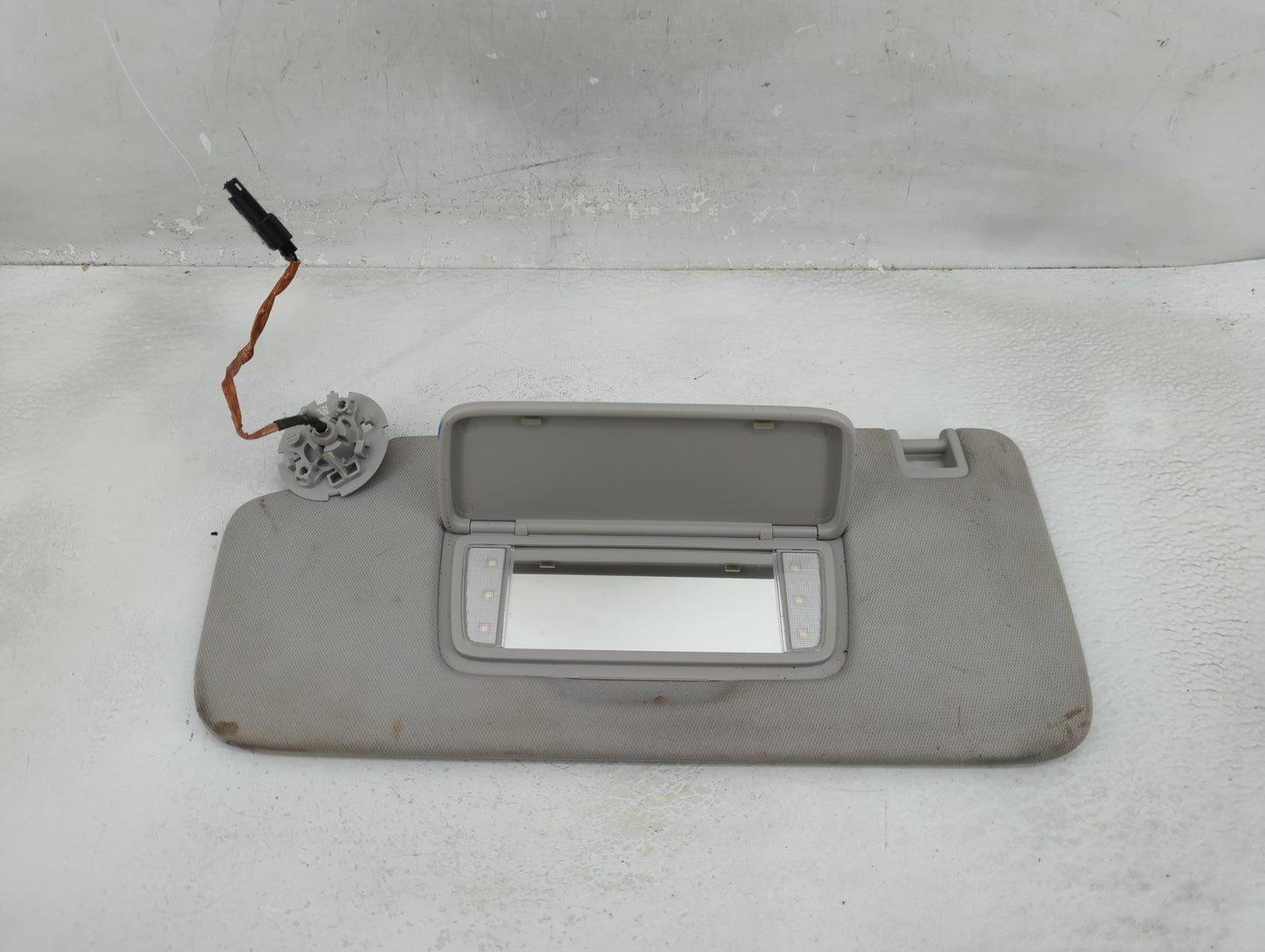 2018-2022 Chevrolet Traverse Sun Visor Shade Replacement Driver Left Mirror Fits Fits 2018 2019 2020 2021 2022 OEM Used Auto