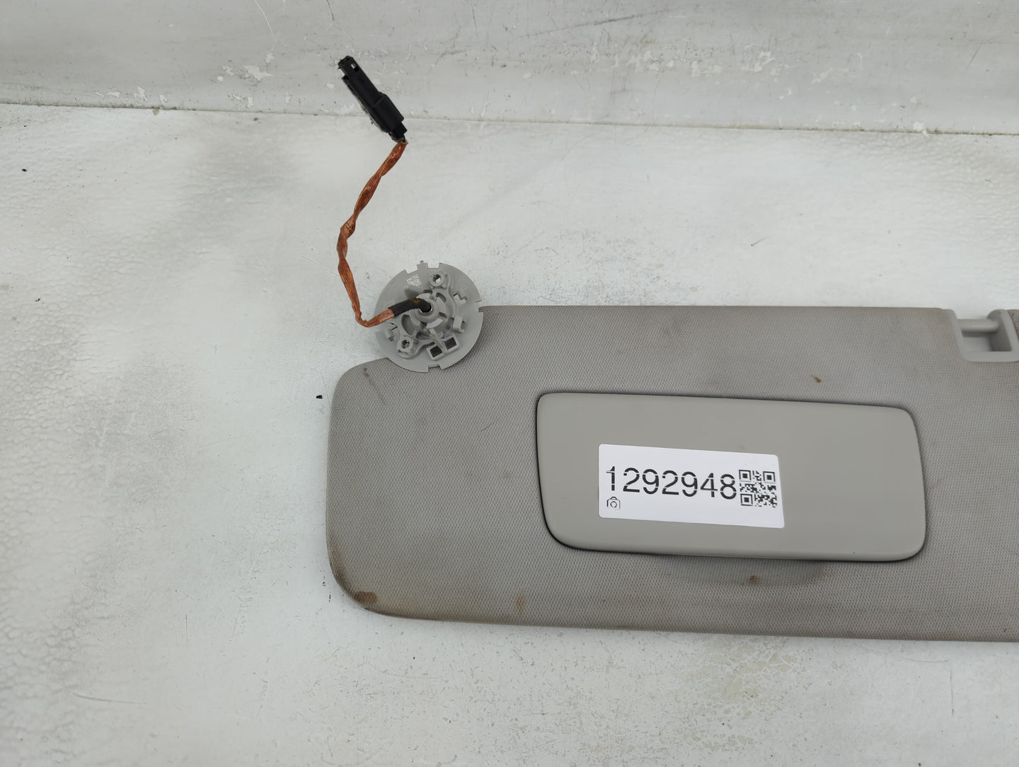 2018-2022 Chevrolet Traverse Sun Visor Shade Replacement Driver Left Mirror Fits Fits 2018 2019 2020 2021 2022 OEM Used Auto