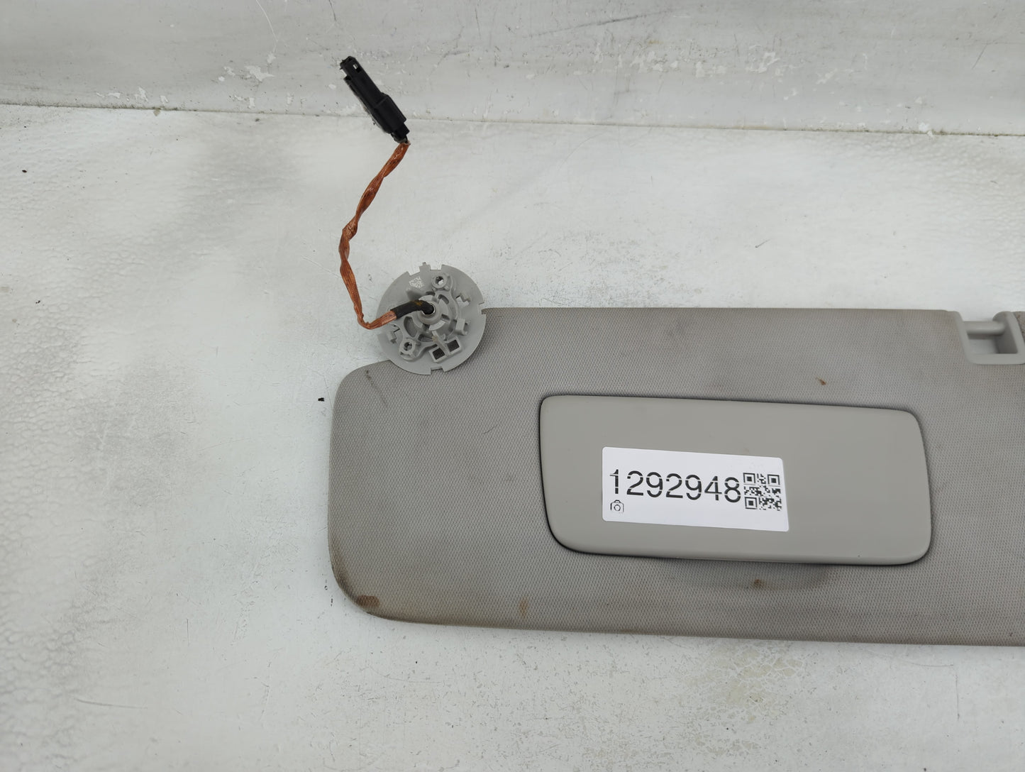 2018-2022 Chevrolet Traverse Sun Visor Shade Replacement Driver Left Mirror Fits Fits 2018 2019 2020 2021 2022 OEM Used Auto