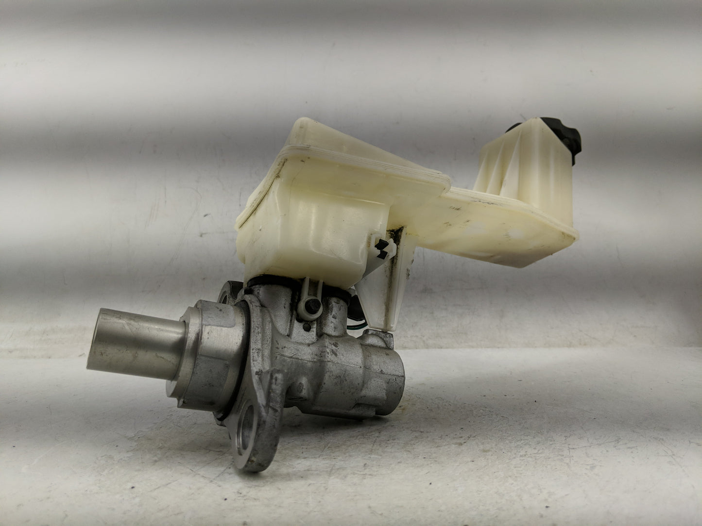 2018-2022 Chevrolet Traverse Brake Master Cylinder - Oemusedautoparts1.com