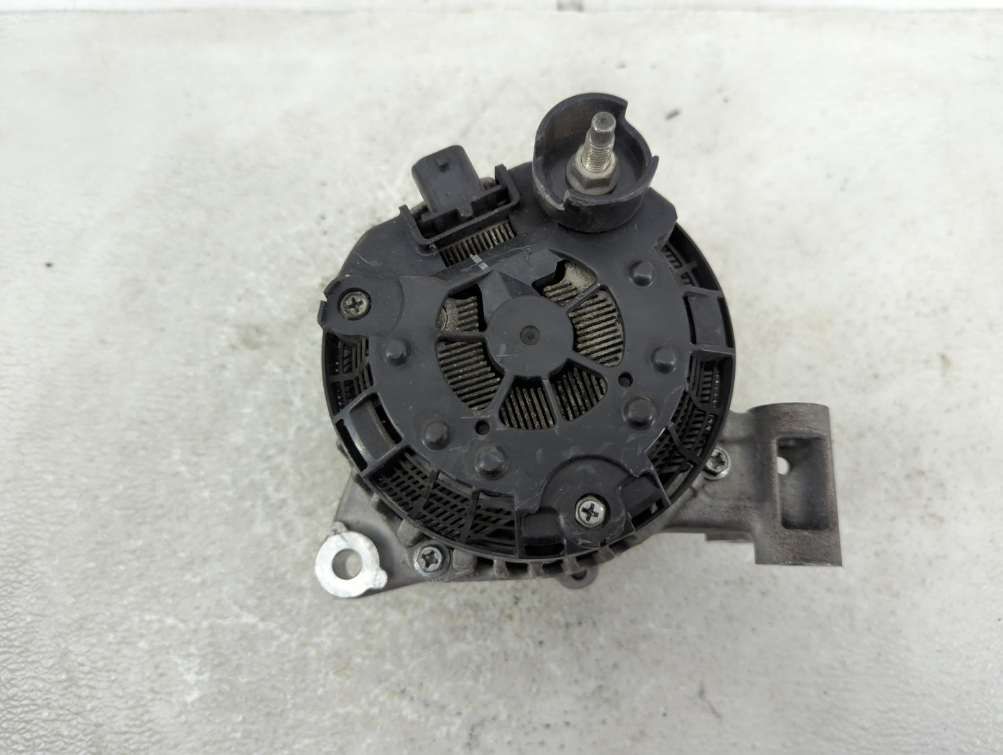 2018-2022 Chevrolet Traverse Alternator Replacement Generator Charging Assembly Engine OEM P/N:13534116 Fits OEM Used Auto P