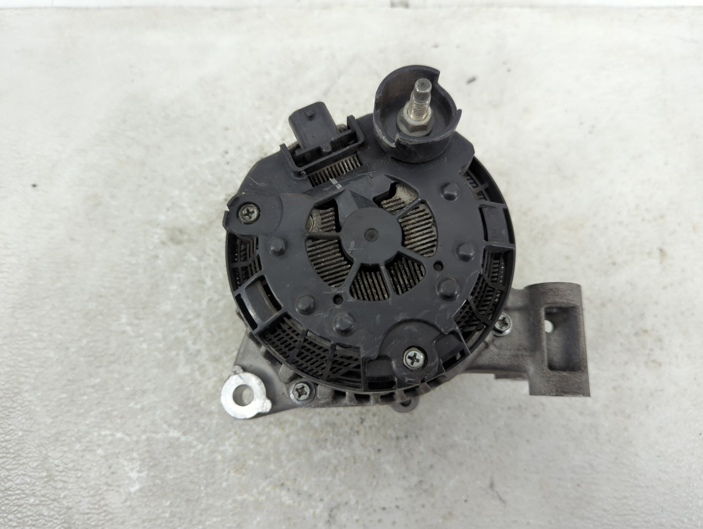 2018-2022 Chevrolet Traverse Alternator Replacement Generator Charging Assembly Engine OEM P/N:13534116 Fits OEM Used Auto P