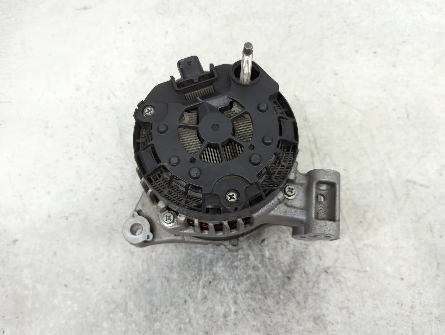 2018-2022 Chevrolet Traverse Alternator Replacement Generator Charging Assembly Engine OEM P/N:13506432 Fits OEM Used Auto P