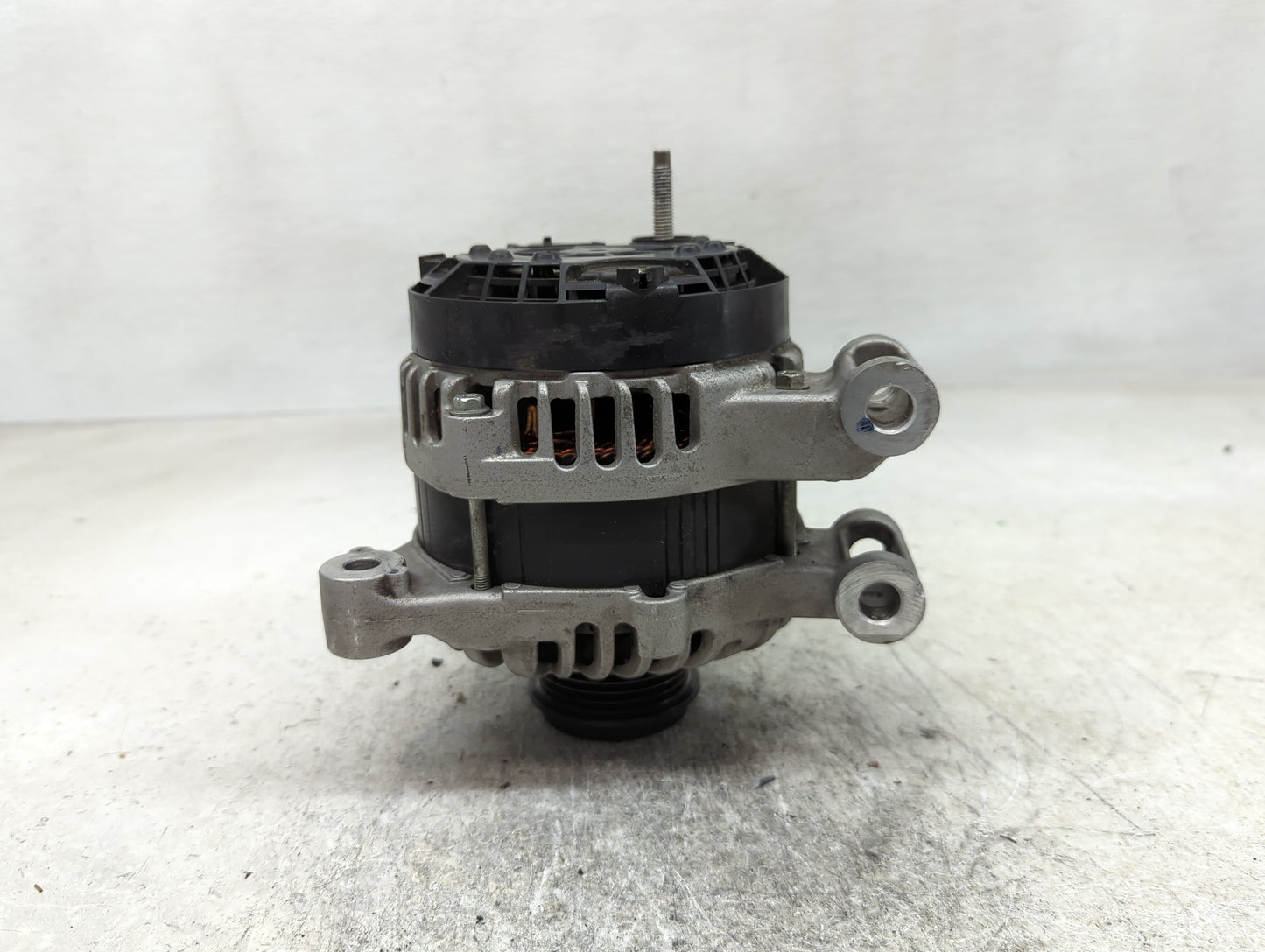 2018-2022 Chevrolet Traverse Alternator Replacement Generator Charging Assembly Engine OEM P/N:13506432 Fits OEM Used Auto P