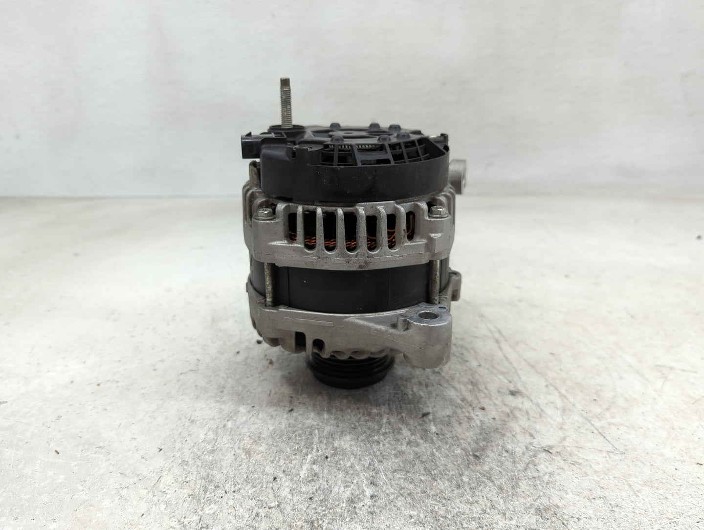2018-2022 Chevrolet Traverse Alternator Replacement Generator Charging Assembly Engine OEM P/N:13506432 Fits OEM Used Auto P