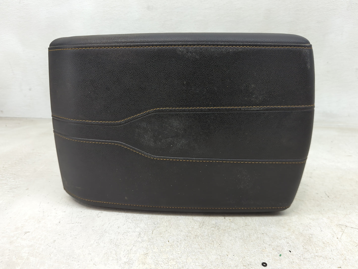 2020 Chevrolet Traverse Center Console Armrest Cover Lid Fits OEM Used Auto Parts - Oemusedautoparts1.com