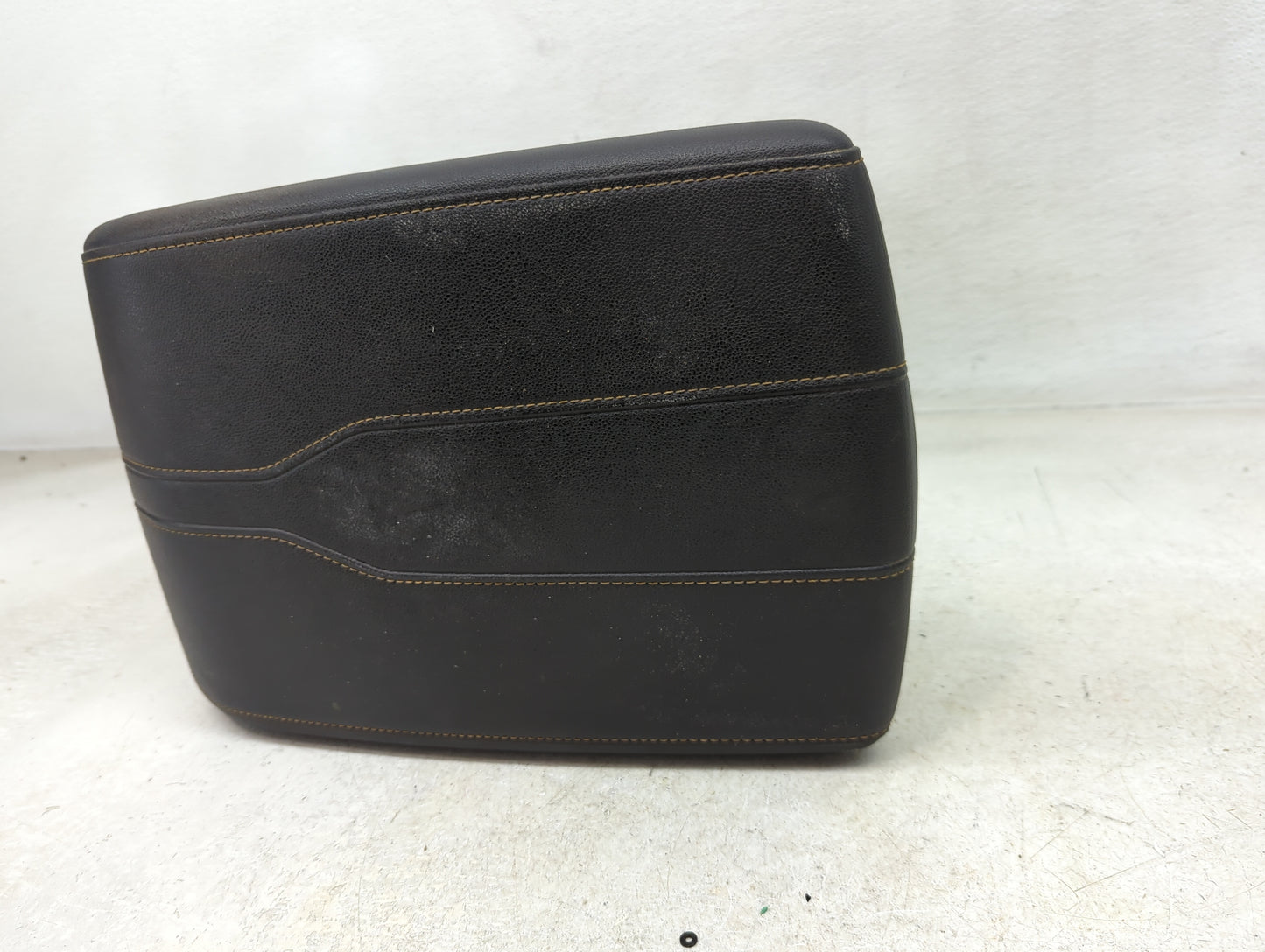 2020 Chevrolet Traverse Center Console Armrest Cover Lid Fits OEM Used Auto Parts - Oemusedautoparts1.com