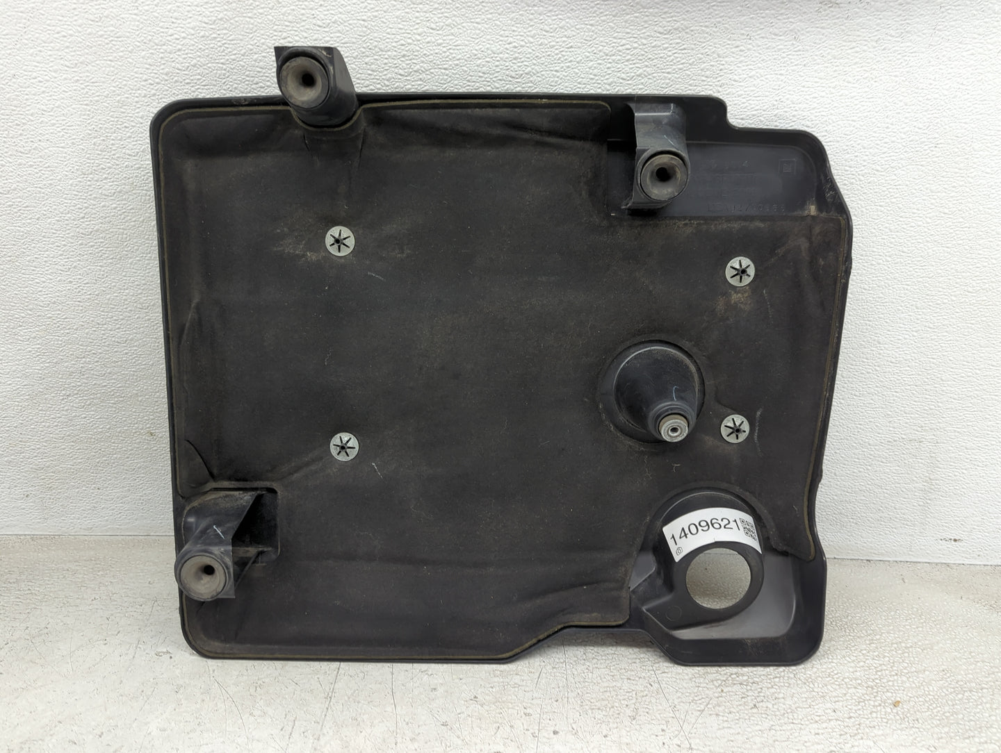 2020 Chevrolet Traverse Engine Cover - Oemusedautoparts1.com