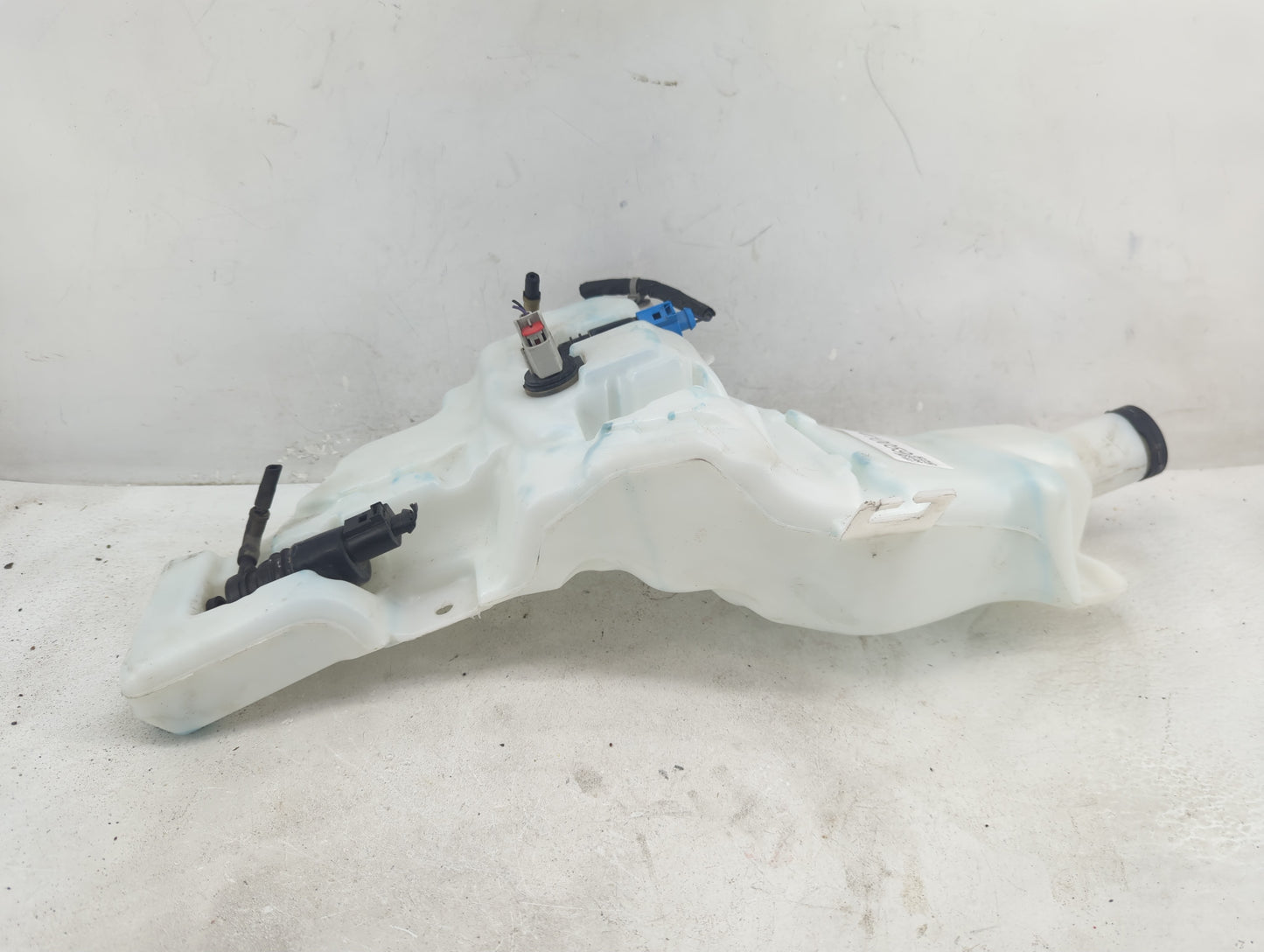 2018 Chevrolet Traverse Windshield Washer Fluid Reservoir Bottle Oem - Oemusedautoparts1.com