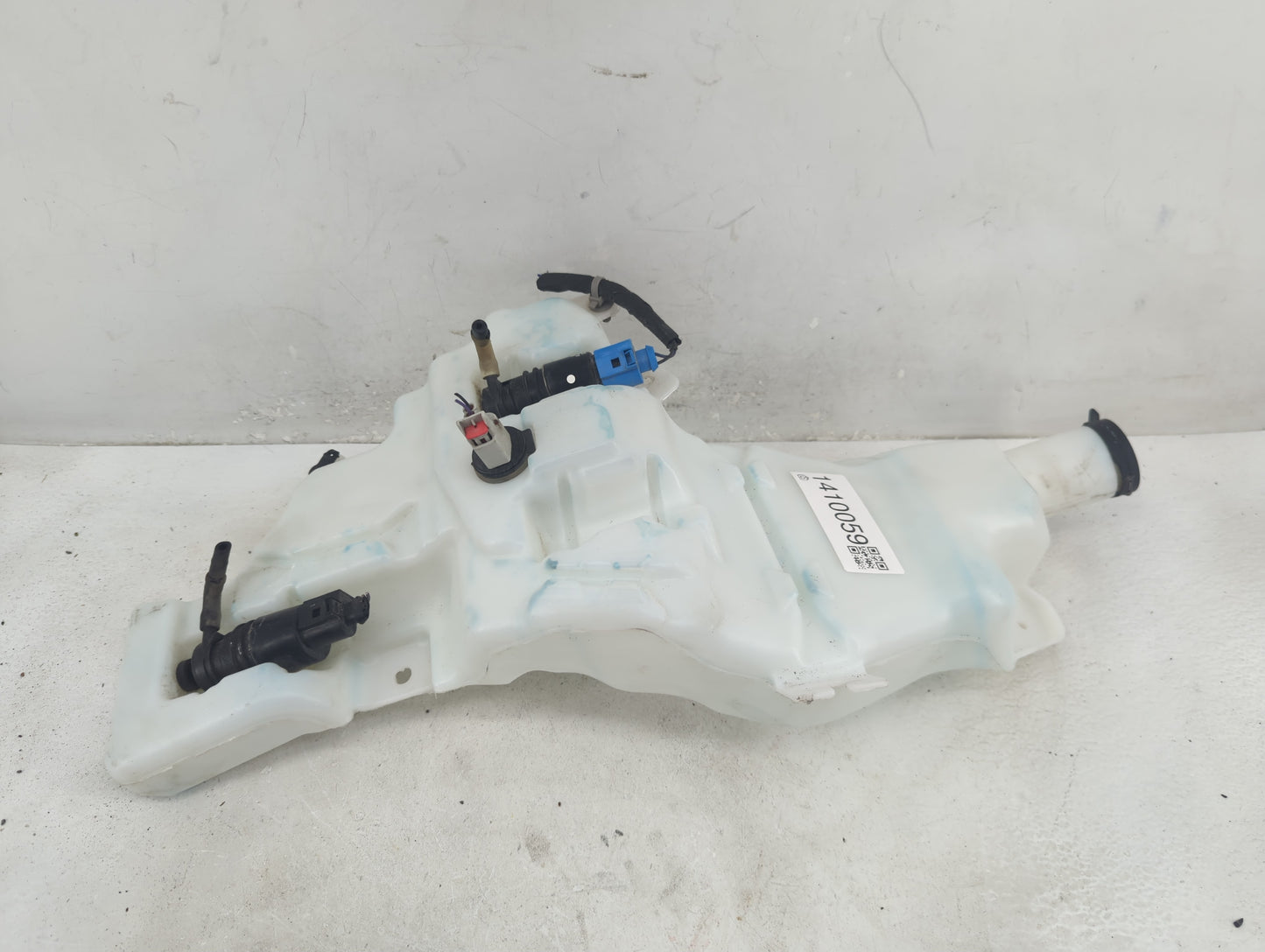 2018 Chevrolet Traverse Windshield Washer Fluid Reservoir Bottle Oem - Oemusedautoparts1.com