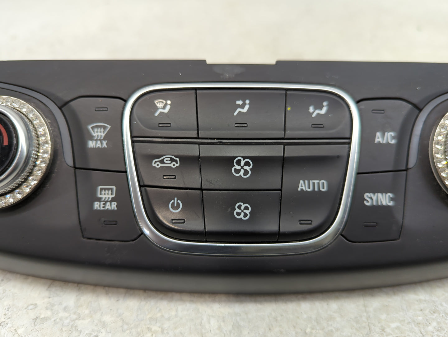 2018-2022 Chevrolet Traverse Climate Control Module Temperature AC/Heater Replacement P/N:84344401 Fits OEM Used Auto Parts 