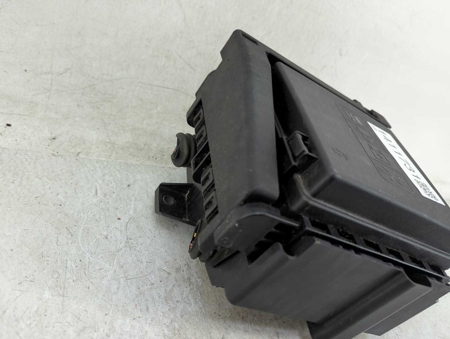 2020-2022 Chevrolet Traverse Fusebox Fuse Box Panel Relay Module Fits Fits 2019 2020 2021 2022 OEM Used Auto Parts - Oemused