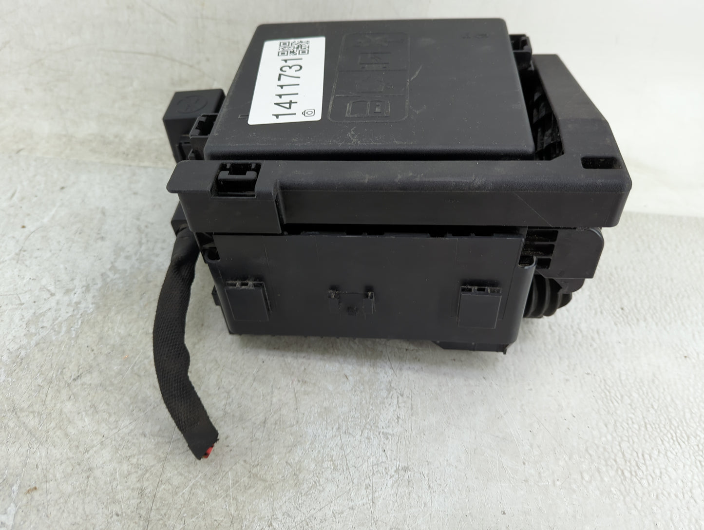 2020-2022 Chevrolet Traverse Fusebox Fuse Box Panel Relay Module Fits Fits 2019 2020 2021 2022 OEM Used Auto Parts - Oemused