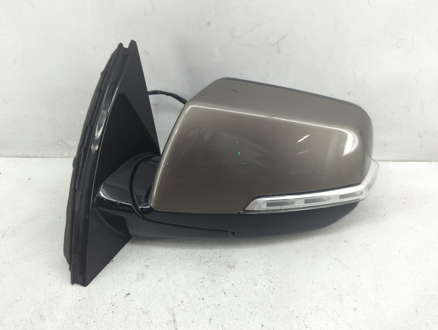 2020 Chevrolet Traverse Driver Side View Mirror - Left Door Mirror OEM Used - Oemusedautoparts1.com