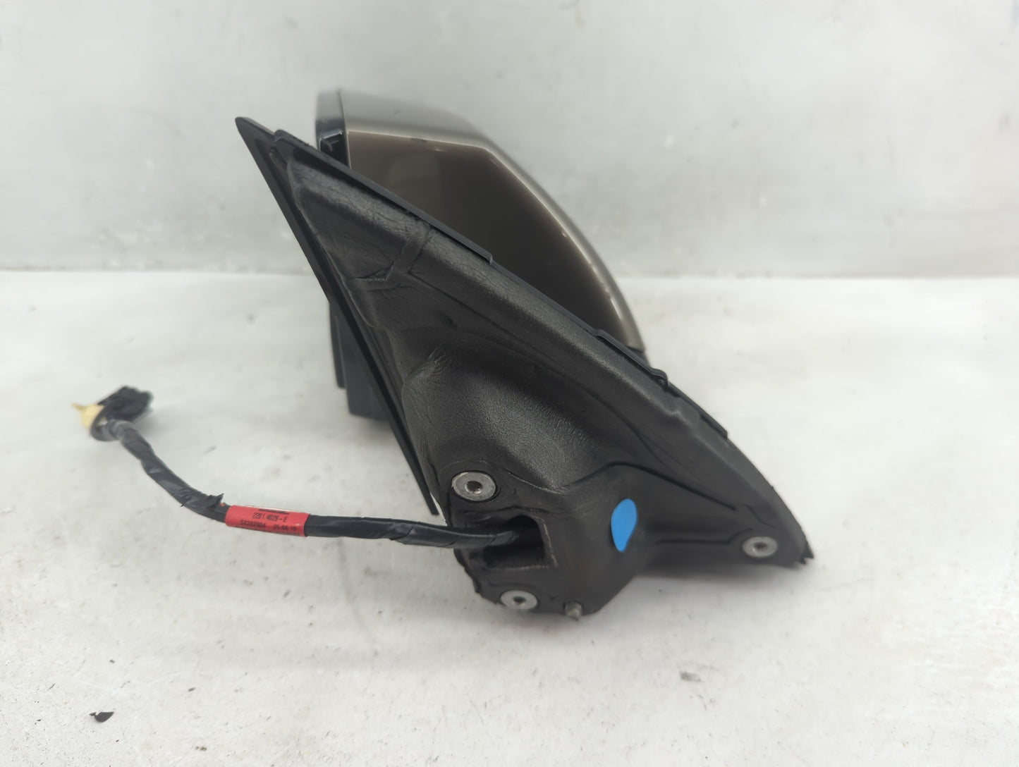 2020 Chevrolet Traverse Driver Side View Mirror - Left Door Mirror OEM Used - Oemusedautoparts1.com