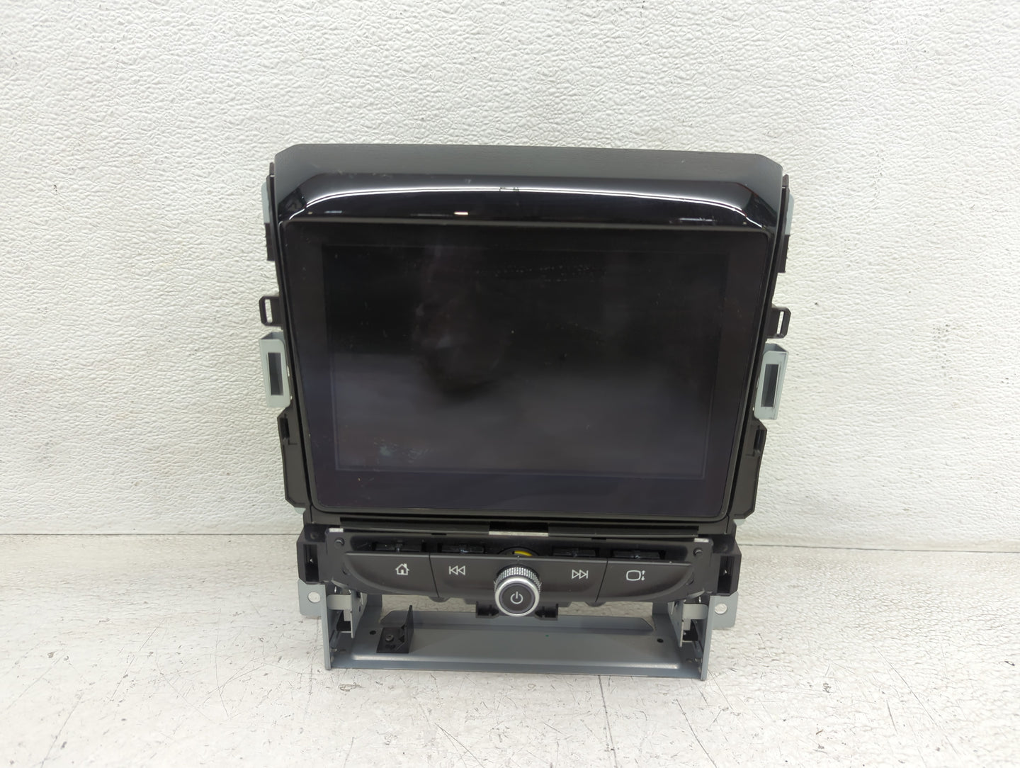 2020 Chevrolet Traverse Radio AM FM Cd Player Receiver Replacement P/N:84717361 Fits OEM Used Auto Parts - Oemusedautoparts1