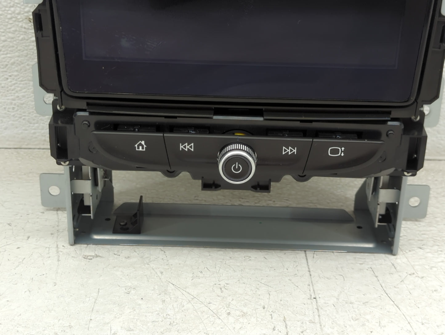 2020 Chevrolet Traverse Radio AM FM Cd Player Receiver Replacement P/N:84717361 Fits OEM Used Auto Parts - Oemusedautoparts1