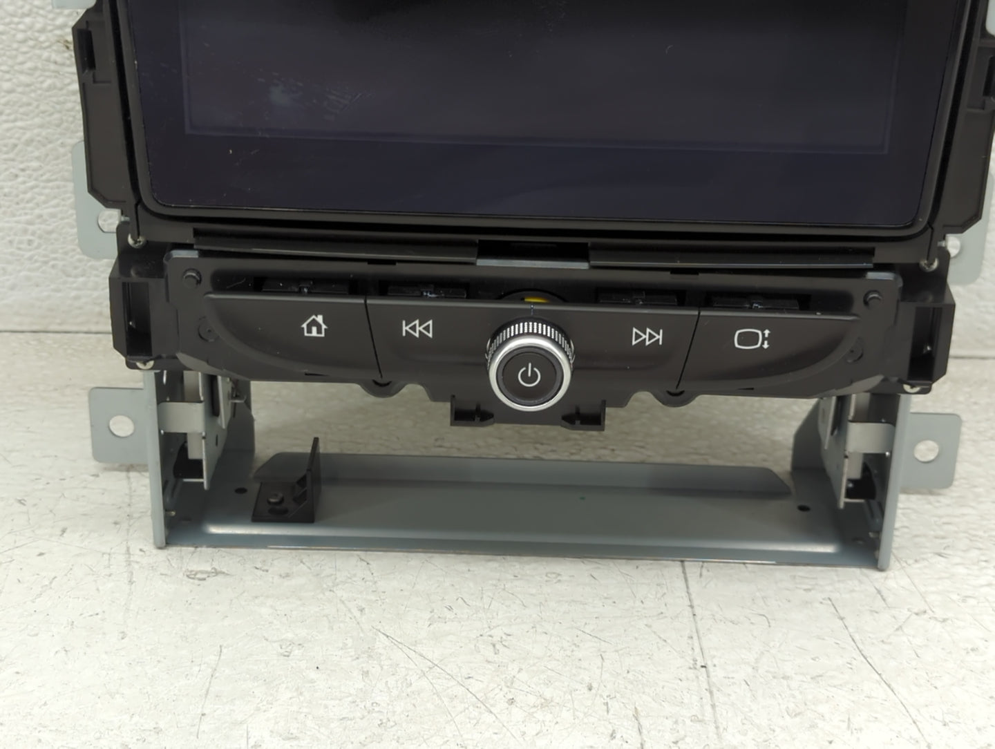 2020 Chevrolet Traverse Radio AM FM Cd Player Receiver Replacement P/N:84717361 Fits OEM Used Auto Parts - Oemusedautoparts1