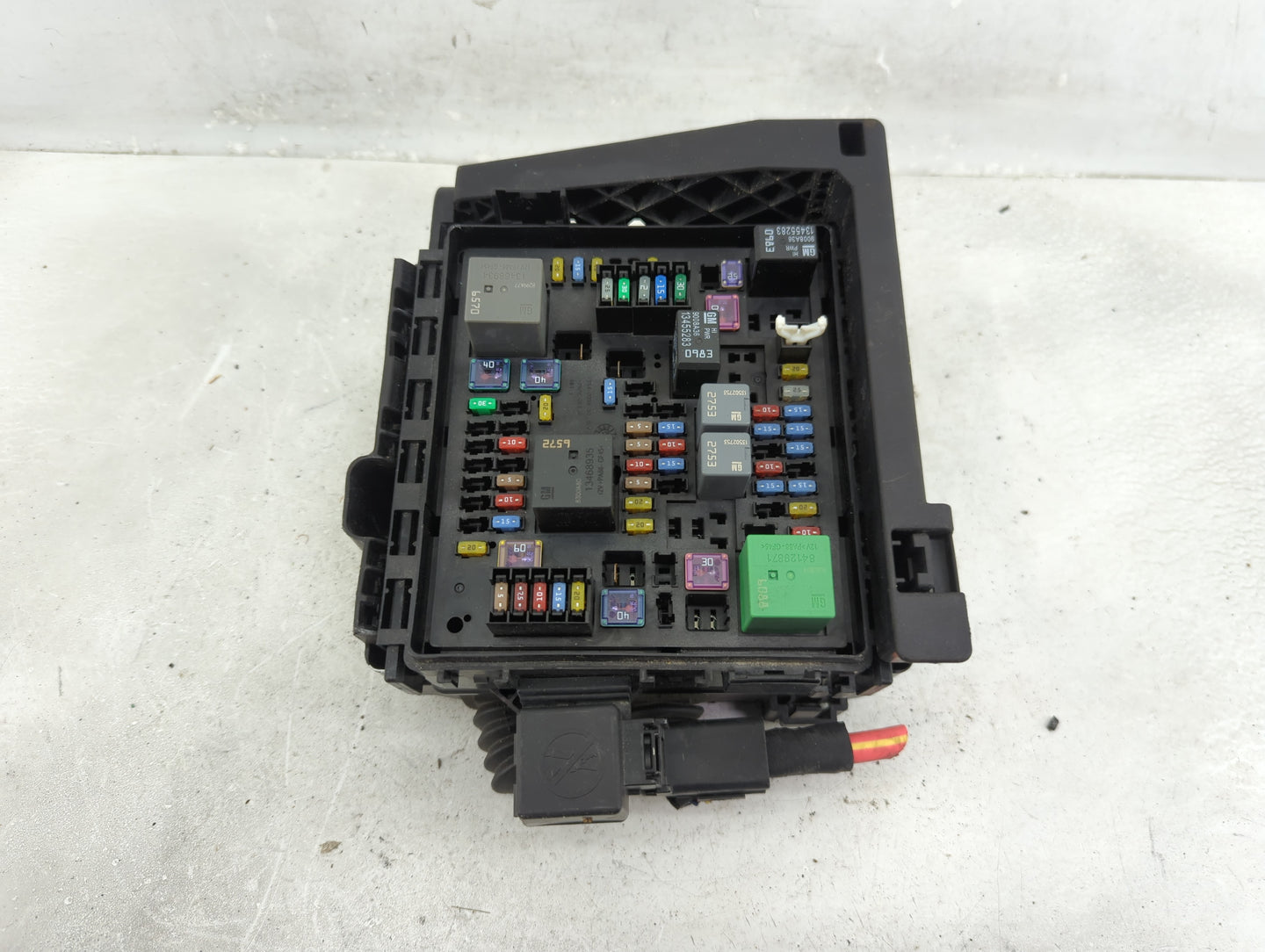 2020-2022 Chevrolet Traverse Fusebox Fuse Box Panel Relay Module P/N:7171-4521-30 Fits Fits 2019 2020 2021 2022 OEM Used Aut
