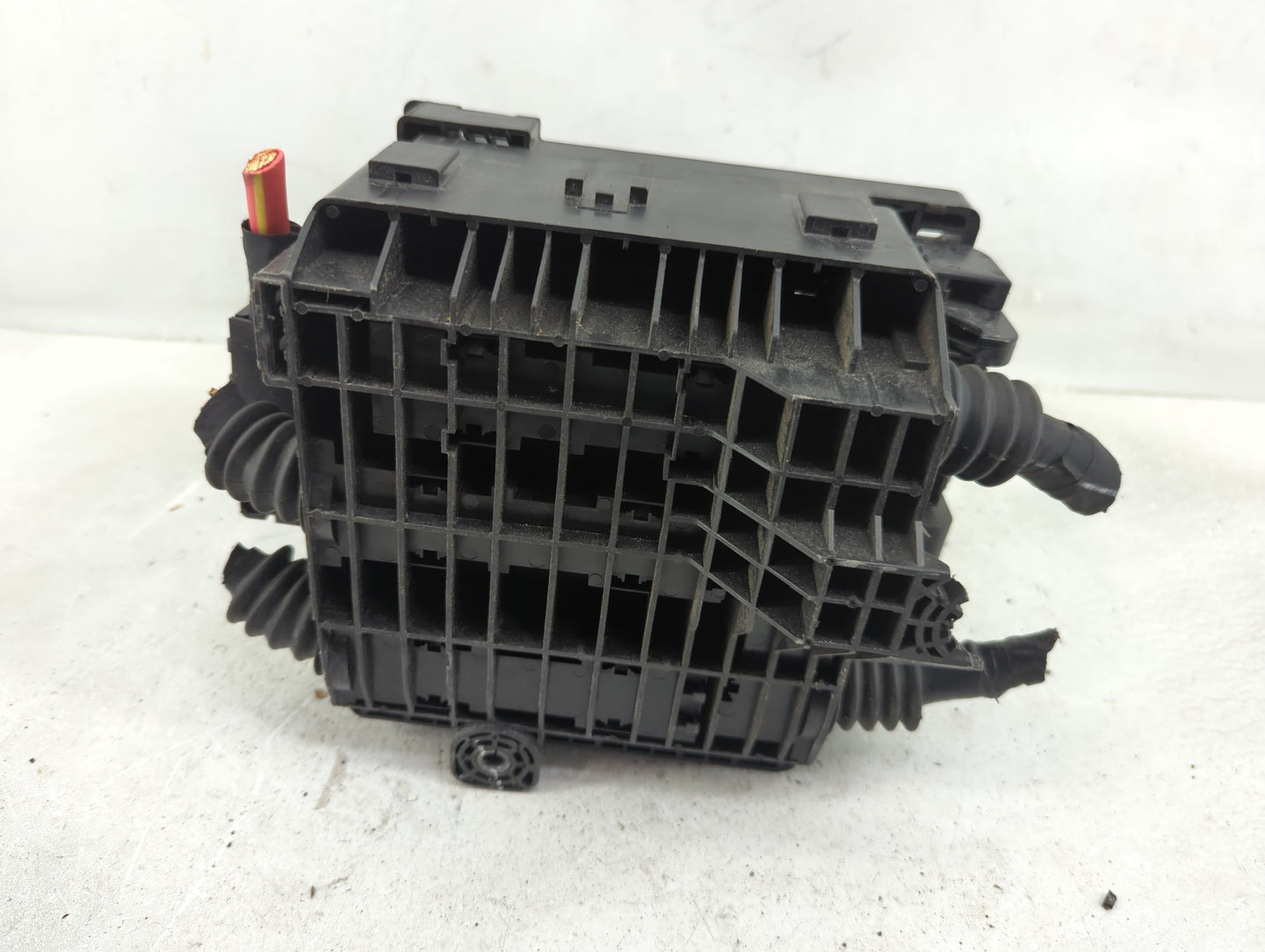 2020-2022 Chevrolet Traverse Fusebox Fuse Box Panel Relay Module P/N:7171-4521-30 Fits Fits 2019 2020 2021 2022 OEM Used Aut