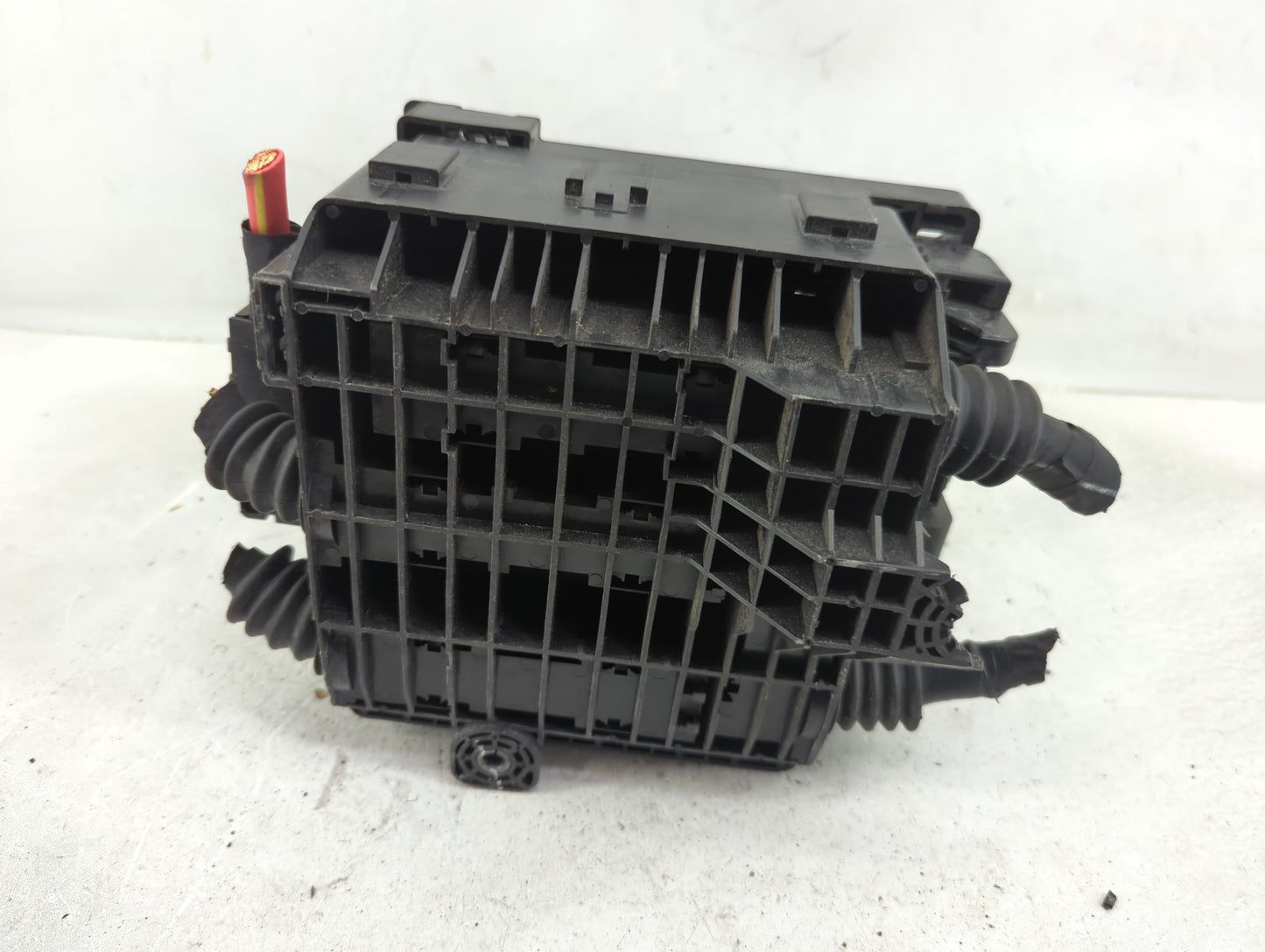 2020-2022 Chevrolet Traverse Fusebox Fuse Box Panel Relay Module P/N:7171-4521-30 Fits Fits 2019 2020 2021 2022 OEM Used Aut