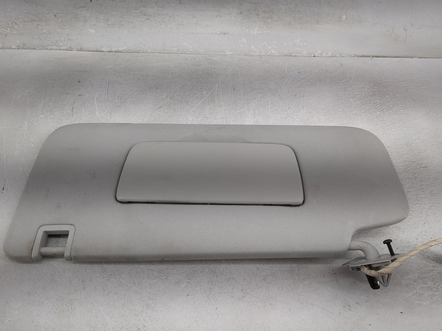 2018-2022 Chevrolet Traverse Sun Visor Shade Replacement Driver Left Mirror Fits Fits 2018 2019 2020 2021 2022 OEM Used Auto