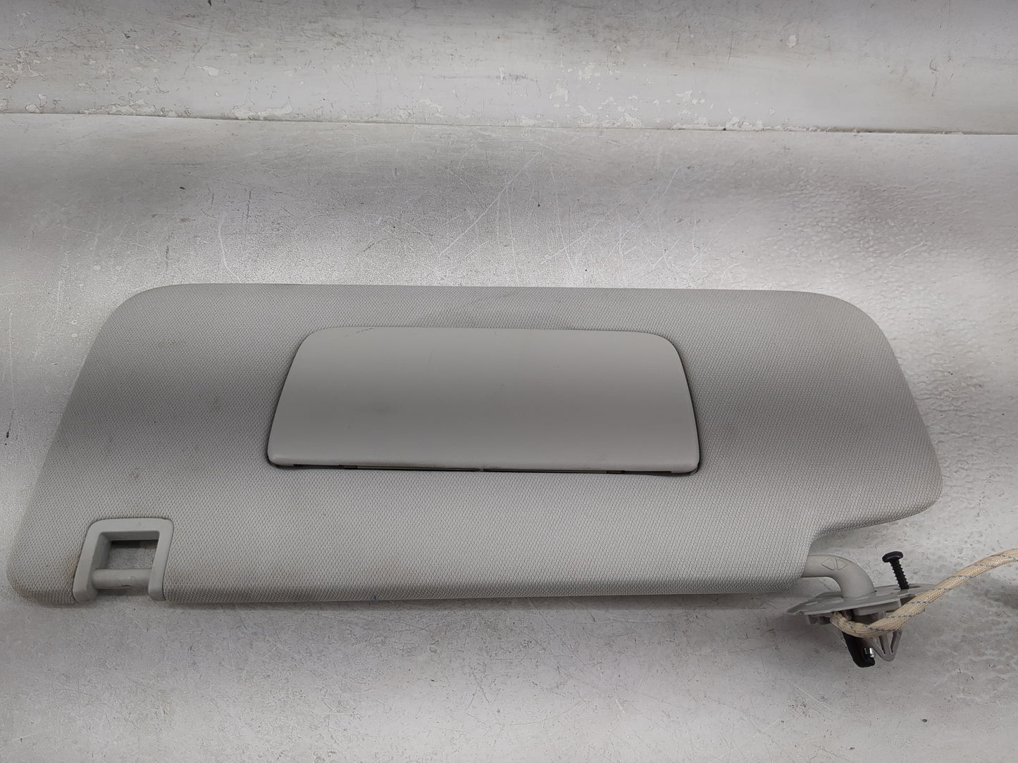 2018-2022 Chevrolet Traverse Sun Visor Shade Replacement Driver Left Mirror Fits Fits 2018 2019 2020 2021 2022 OEM Used Auto